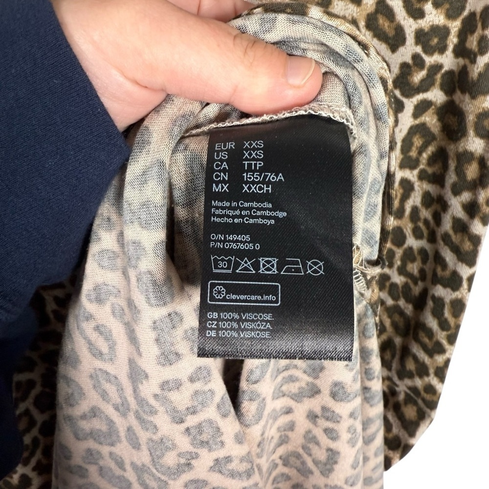 H&M Women’s Midi Length Leopard Print Side Slit Dress Size XXS - Picture 9 of 9